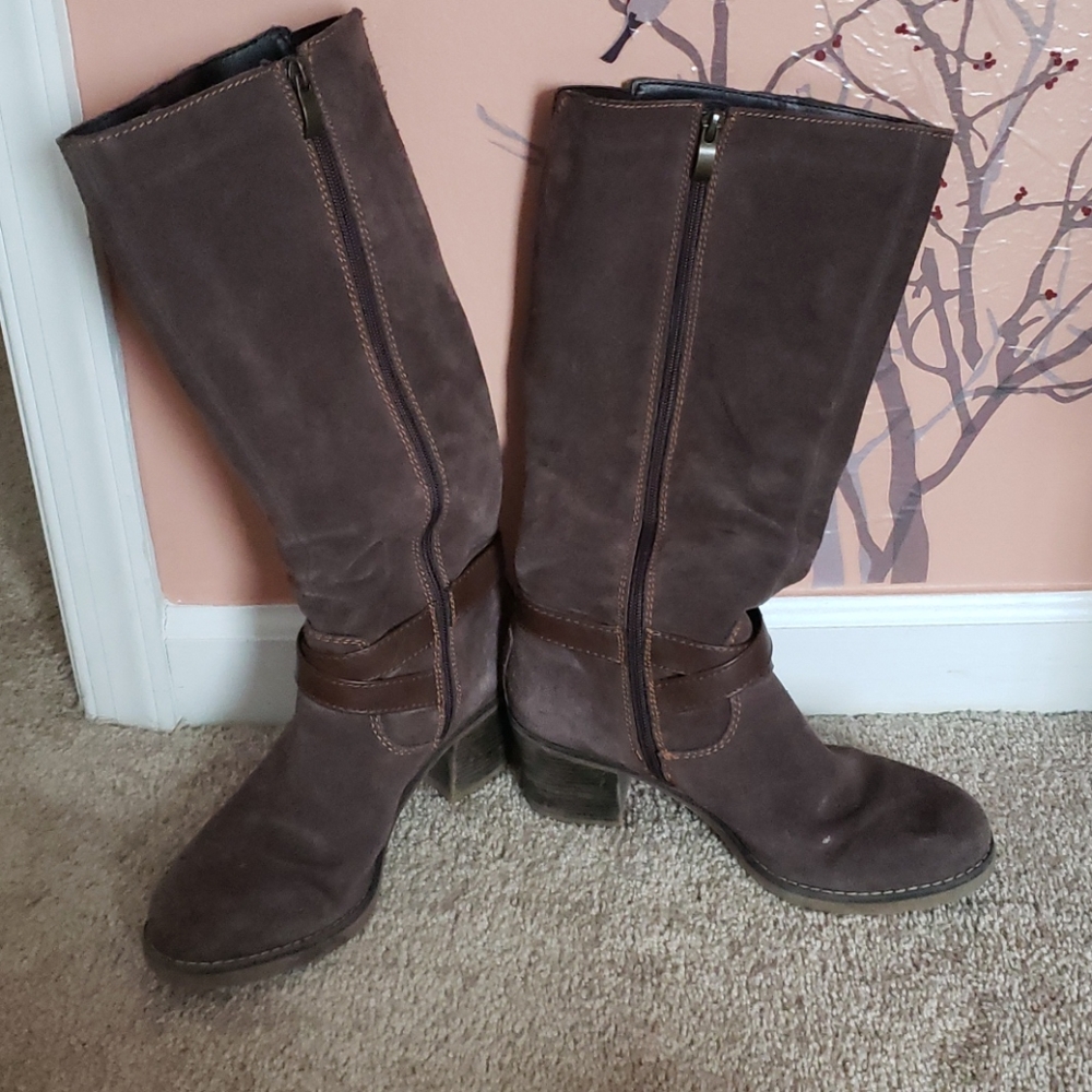 Suade boots